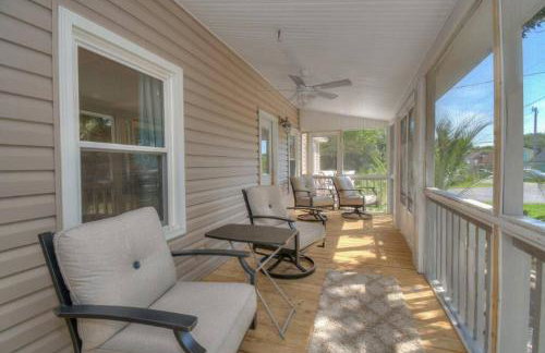 Beach Lovin/sleeps 10/2 blocks to beach/pets ok - Foto 9