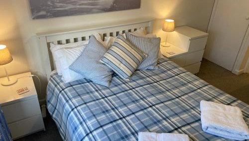 Trafalgar, lovely ground floor flat with outside patio garden, minutes walk to seafront - Foto 1