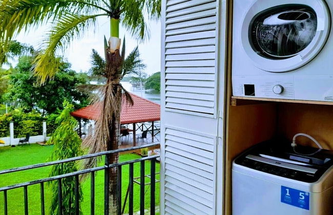 Waterfront Sunset Apt Fantasy Island - Photo 10