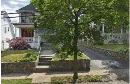 Charming Victorian Home in the Heart of White Plains - Foto 1