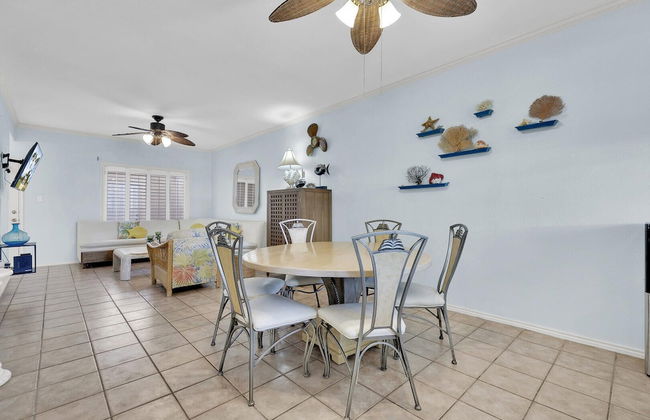 2-story Condo Next to Beach w/ Ocean Views! - Foto 43