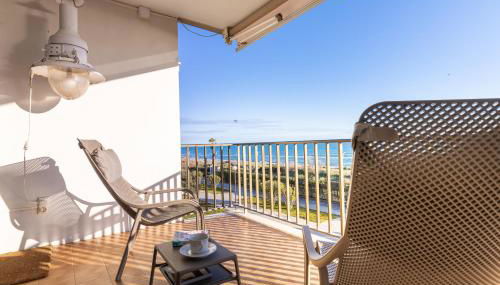 LETS HOLIDAYS Beach front apartment in Gavà Mar, Pine Beach - Photo 4