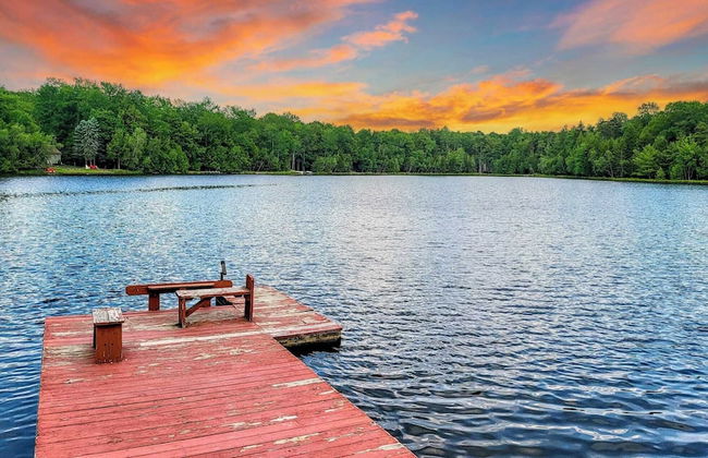 Mountain Memories by Avantstay Hot Tub Enclosed Deck, Large Yard w/ Fire Pit - Foto 23