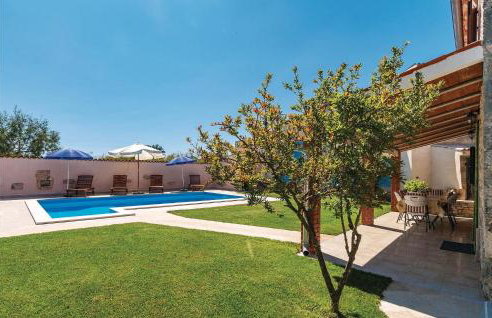 Two-Bedroom Holiday Home In Divsici - Foto 8