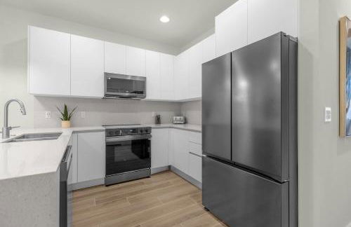 Upstay - Modern Family Townhome with Pool - Foto 10