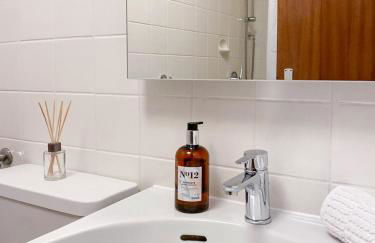 KELLER APARTMENT l 10C - Photo 2