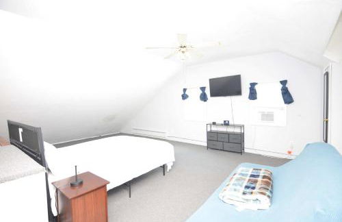 Spacious Home with Parking, Laundry - Near RU, RWJ, NJ Transit - Foto 15