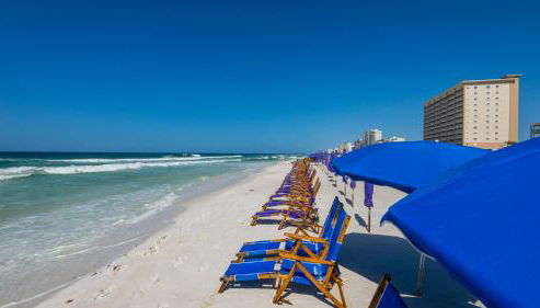 Spacious 2BR Condo w/ Partial Gulf Views, Pool, Across the Street From Beach! - Foto 4