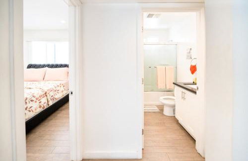 Stylish 1 Bedroom Apartment in Hollywood Near Downtown LA Free Gated Parking Full Kitchen - Foto 8