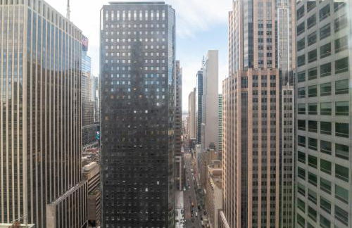Elegant Midtown Retreat, City Views, Steps to Times Square - Foto 25