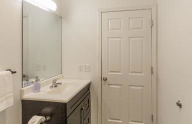 Modern Top Floor 2BR 1BA w Private Rooftop Patio South Hill Near Downtown - Foto 39