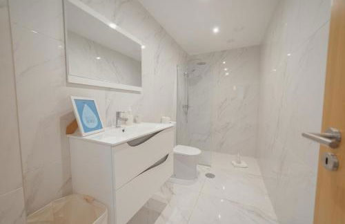 Pool & Cinema Villa by Vacationy - Foto 118