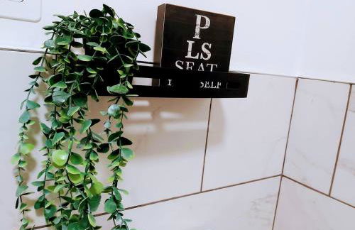 Market Haven Kingsize Studios Town Centre with Netflix, Business & Leisure travellers, multiple units available - Photo 23