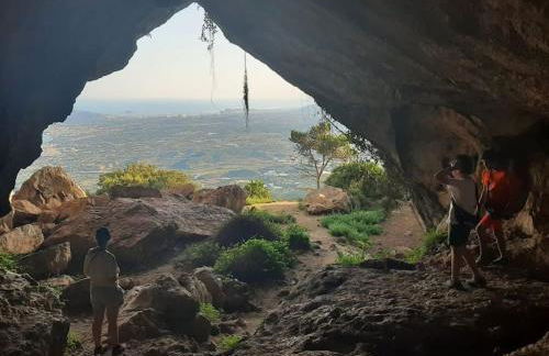 Vistas al mar. Junto a la playa. Garaje y piscina. - Photo 28