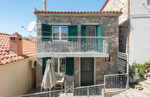 Traditional Stone House - Photo 20