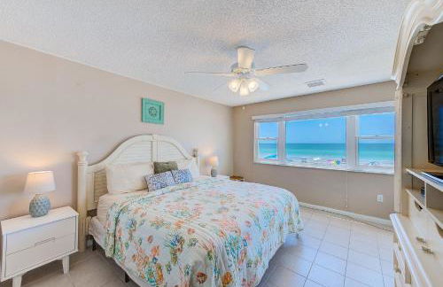 Beachfront Heated PoolSpa King Bed Sleeps Ten 104 - Photo 23