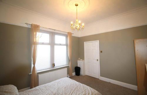 Bungalow - Sleeps 8 - Pets-Enclosed Garden-Parking - Foto 8