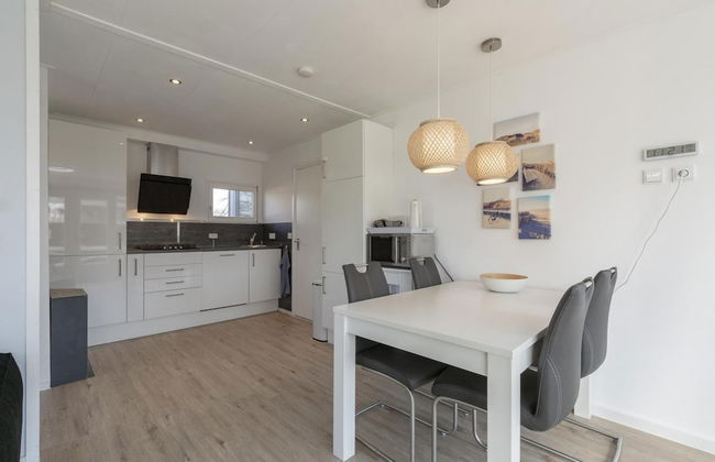 Modern Holiday Home With Large Garden - Foto 6