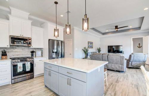 Private Dock and Patio Waterfront Galveston Retreat - Photo 10