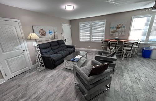 Beach Block Parking Modern Decor Porch - Foto 30