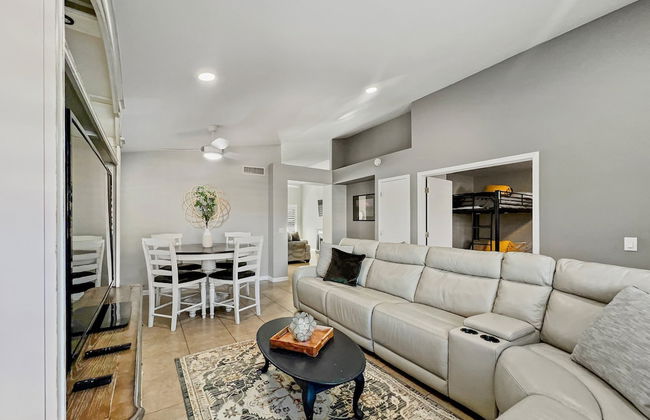 Kimberly Surprise - Photo 15