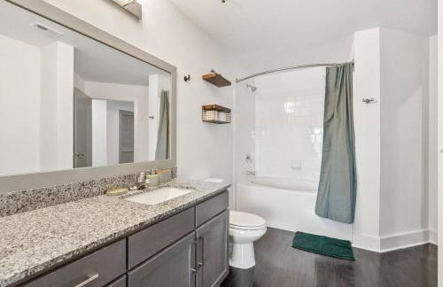 Reynoldstown Lux 2BR, Rooftop Deck, Near Beltline & Downtown, Free Parking - Foto 29