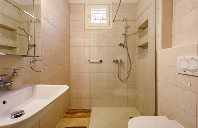 4 bedroom House in Balatonfenyves with garden and terrace - Photo 12