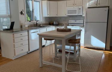 Wedgewood Cottage - Photo 9