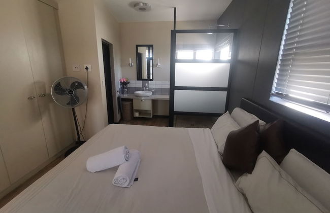 Easy Stay - The Vantage - Photo 9