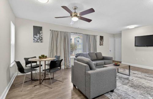 New Seasonal Comfort near USC and Riverwalk Trails - Foto 16