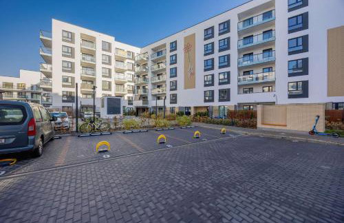 Elegant Apartment in Warsaw with Parking and Desk for Remote Work by Noclegi Renters - Foto 28