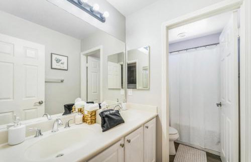 GAMEROOM, King Beds, Movie Projector, Heated Saltwater Pool, Golf and Games! - Foto 75