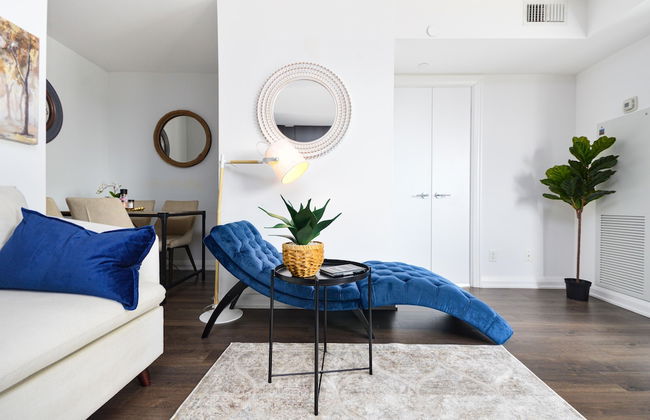 Yorkville Modern 1 Bedroom Suite Toronto - Photo 21