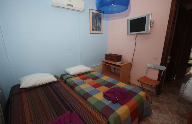 2 Bedroom House near Tombs of the Kings - Photo 9