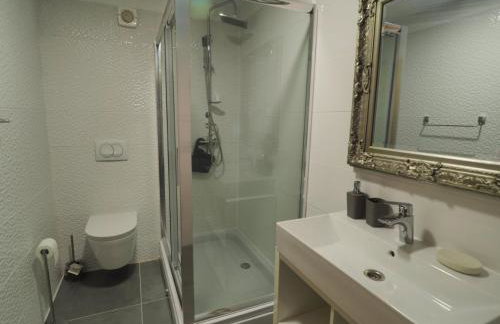 Apartments & Rooms Latin - Photo 12