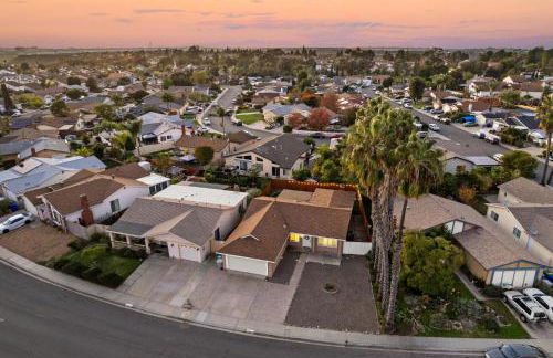 Entire Private Home with 3 Bedrooms 2 Bathrooms, Gated Yard, Garage, Hot Tub, 4-Beds, Golf, Mira Mesa, Available Now - Photo 70