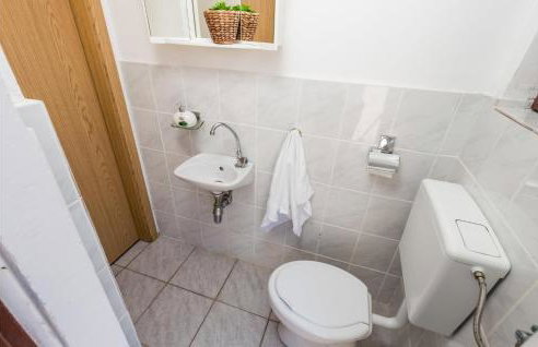 Stunning Home In Prizna With Wifi - Photo 31