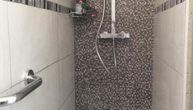 T2 hyper centre bord de Loire Parking - Foto 5, Shower