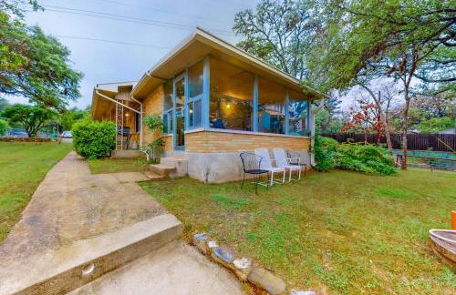 Wonderful Lakefront Home with Yard, Water Views, Central AC, WiFi, Private W/D - Foto 2