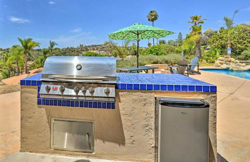 Luxe Vista Getaway with Private Pool and Hot Tub! - Foto 35