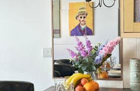 Central Apartment with 75inch TV Netflix - Photo 18