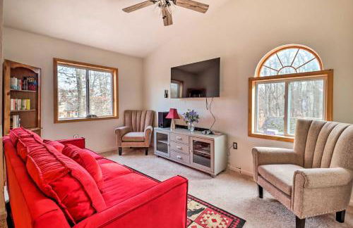 Game Room and Lake Access Albrightsville Home! - Foto 18