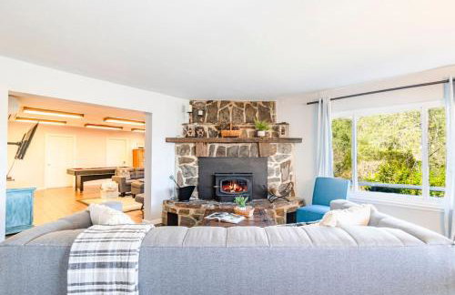 Sierra Vista by Willowbend Creek and waterfalls, Sleeps 16, with Hot tub, Play Yard, Arcade - Foto 26