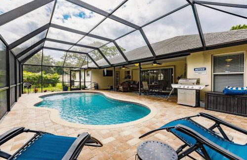 Sunny Oasis Getaway -Heated Pool-Mini Golf-Near Beach - Foto 16