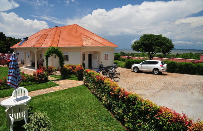 Victoria Lake View Guest House & Safaris - Photo 1