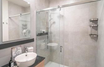 Elegant apartment with private garden, AC and garage, near airport - Foto 6