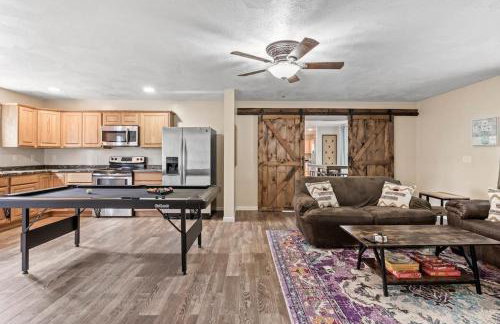 Hot Tub! LRG Home! Sleeps 22!Near Ithaca! Dogs OK - Foto 13