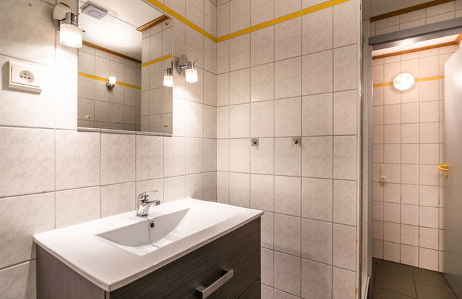 Luxury Holiday Home With Sauna Near Forest in Ovifat - Photo 14