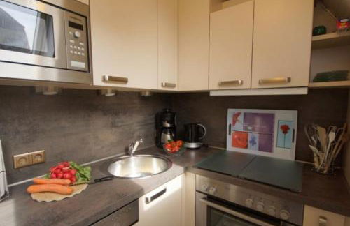 6 Personen Ferienhaus mit 4 Schlafzimmern, Infrarotwaermekabine, mit Blick auf den Weltschiffahrtsweg in Otterndorf - Foto 7