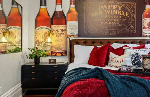 Bourbon-themed home w arcade & hot tub for groups - Foto 27